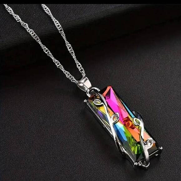 Gorgeous Bamboo Crystal Necklace Statement Piece - Picture 3 of 7